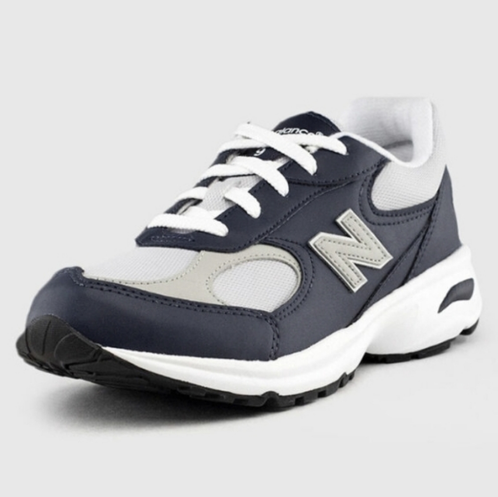 Boy's New Balance 498 size 6 Youth